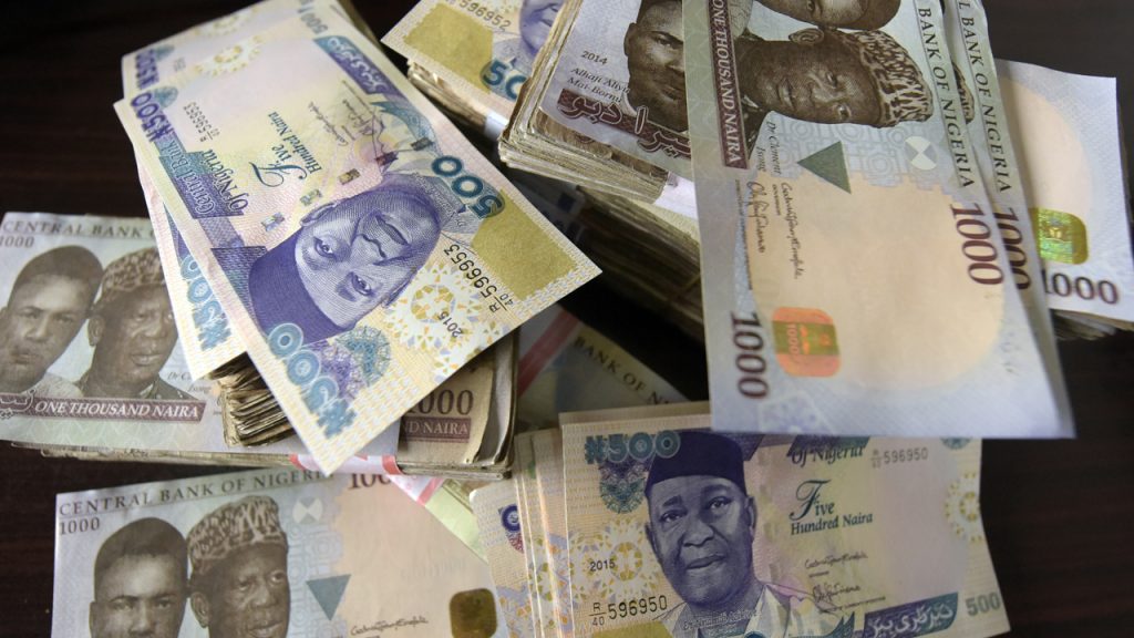 Naira falls to 1,621/$ at official market