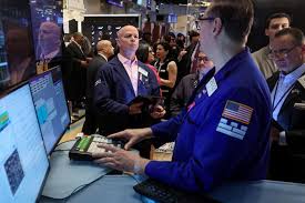 Futures edge higher with payrolls revisions, Fed minutes on tap