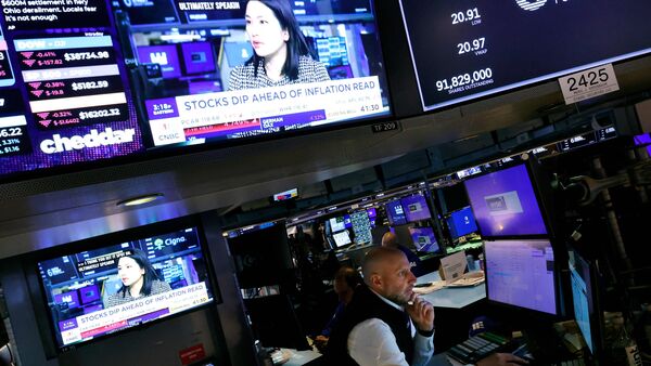 Futures waver on anxiety ahead of jobs data
