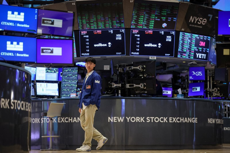 Futures rise as PPI set to kick off data deluge