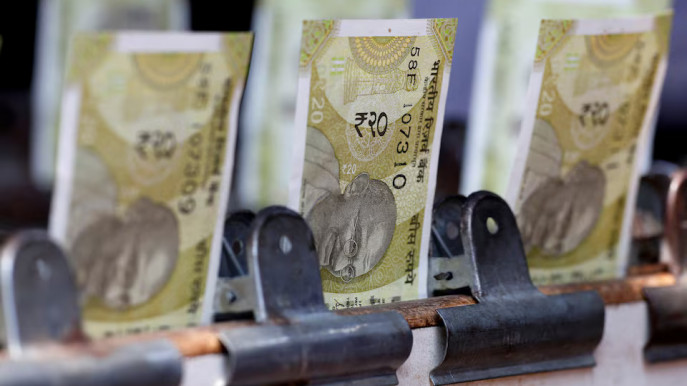 Rupee Hits Record Low at 85/USD as Fed Outlook and Economic Pressures Weigh