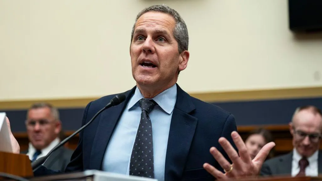 US Federal Reserve Regulator Resigns Citing Risk of Dispute
