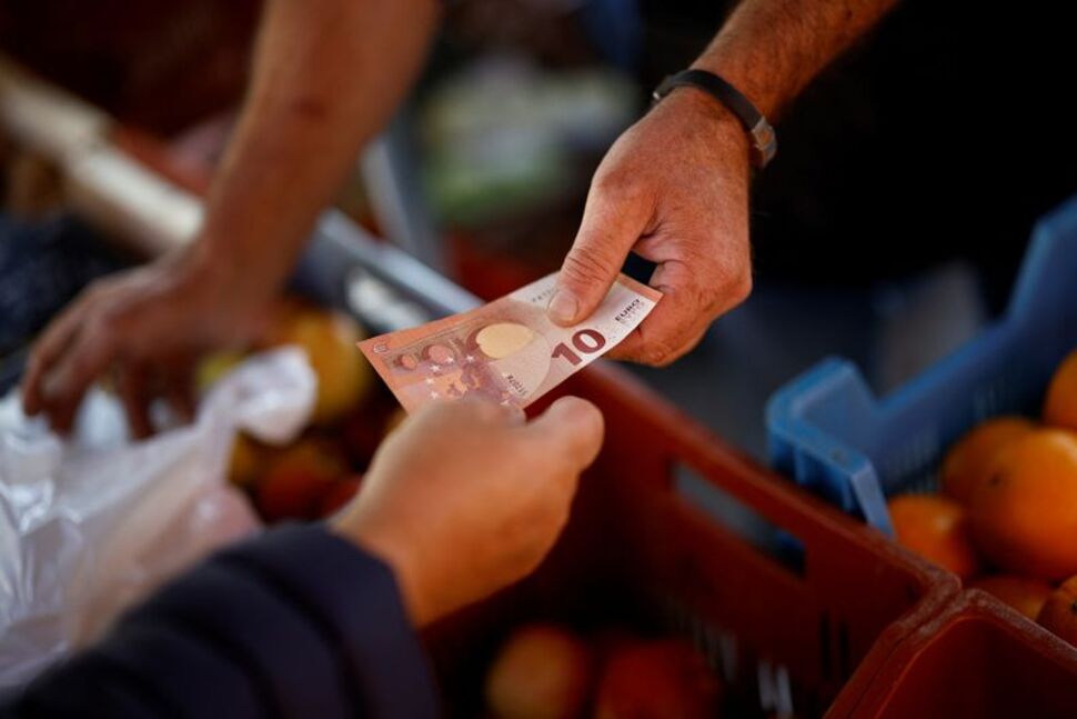 French Inflation Slows to 1.8% in December Falling Below Forecasts