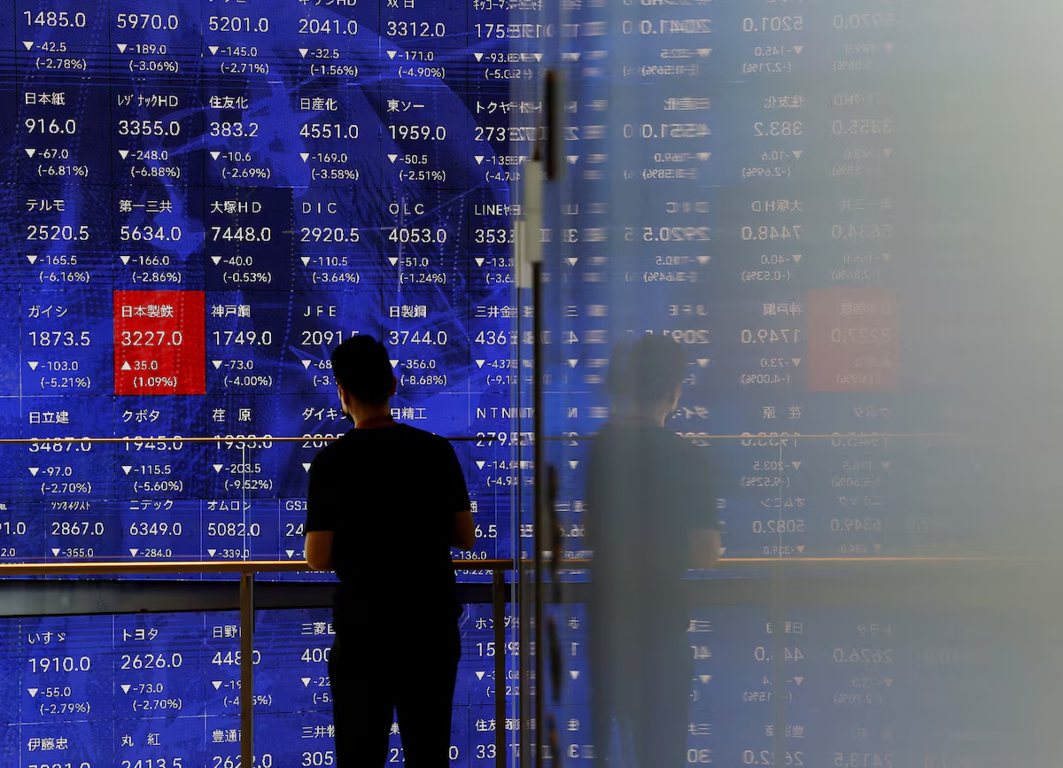 Global Stocks Extend Losses Amid Deepening US Tariff Fears