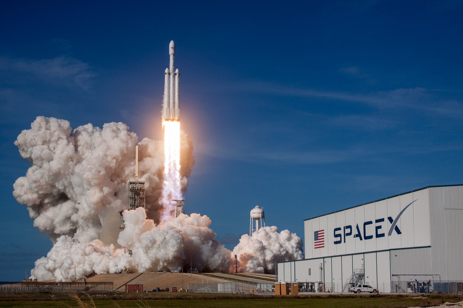 SpaceX Shares Drop Over 4% as Post-IPO Rally Fades After Record-Breaking Debut